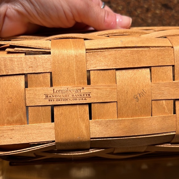 Longaberger cracker basket - Picture 7 of 9